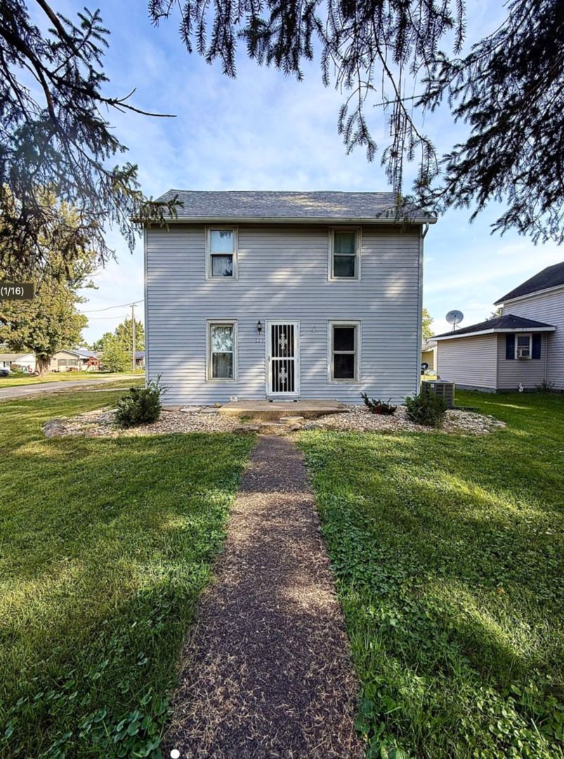 225 W 5th Street — Mcnabb, IL 61335