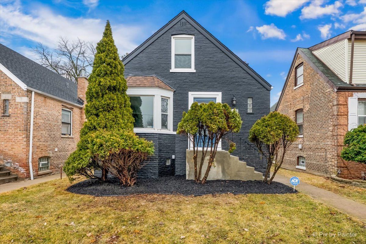 9137 S Chappel Avenue — Chicago, IL 60617