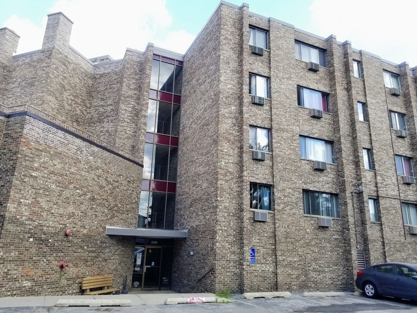 5306 Cumberland Avenue — Chicago, IL 60656