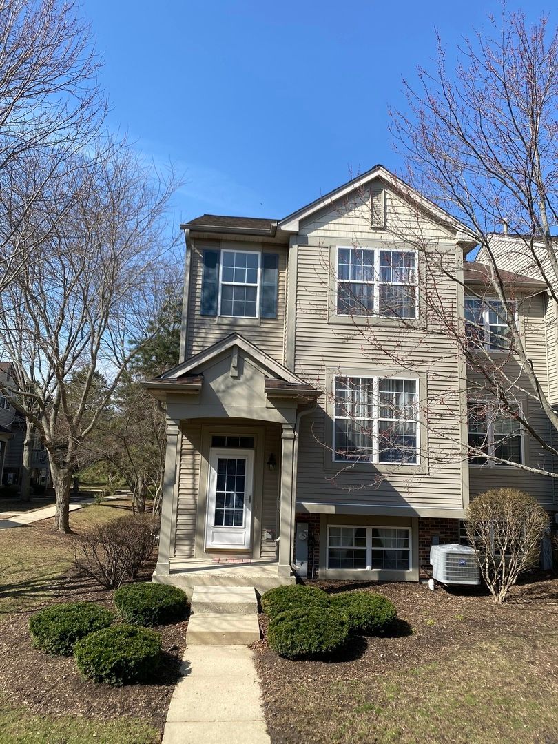 759 CHERRY CREEK Drive, Grayslake, IL 60030