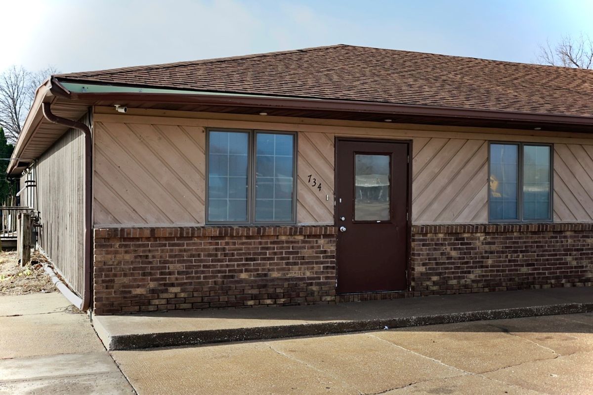 734 Avenue of the Cities Avenue, Moline, IL 61244