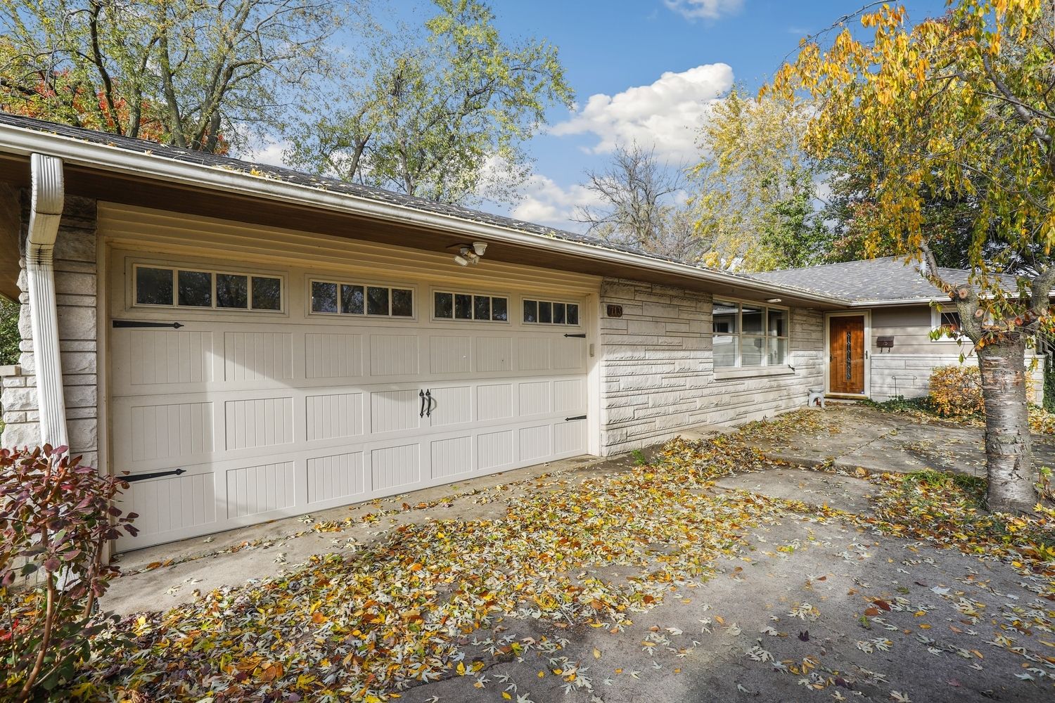 713 Lois Place — Joliet, IL 60435