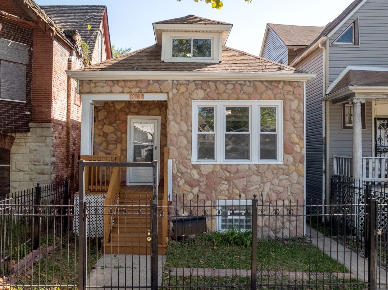 8117 S Burnham Avenue — Chicago, IL 60617
