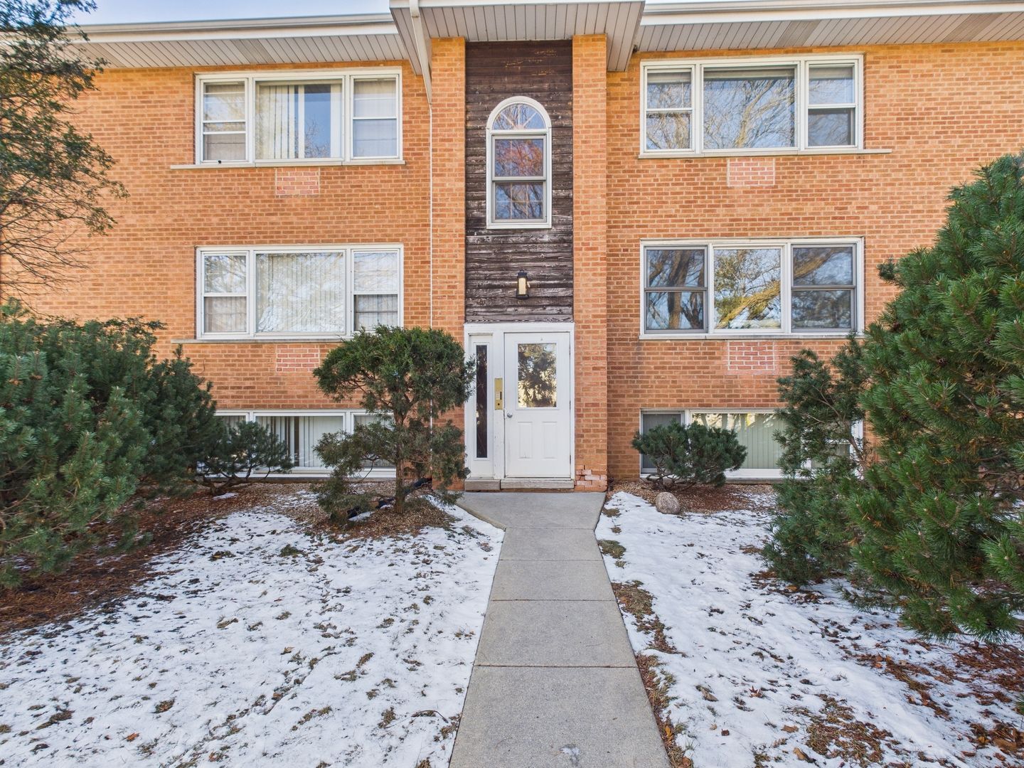 755 Dulles Road #A — Des Plaines, IL 60016