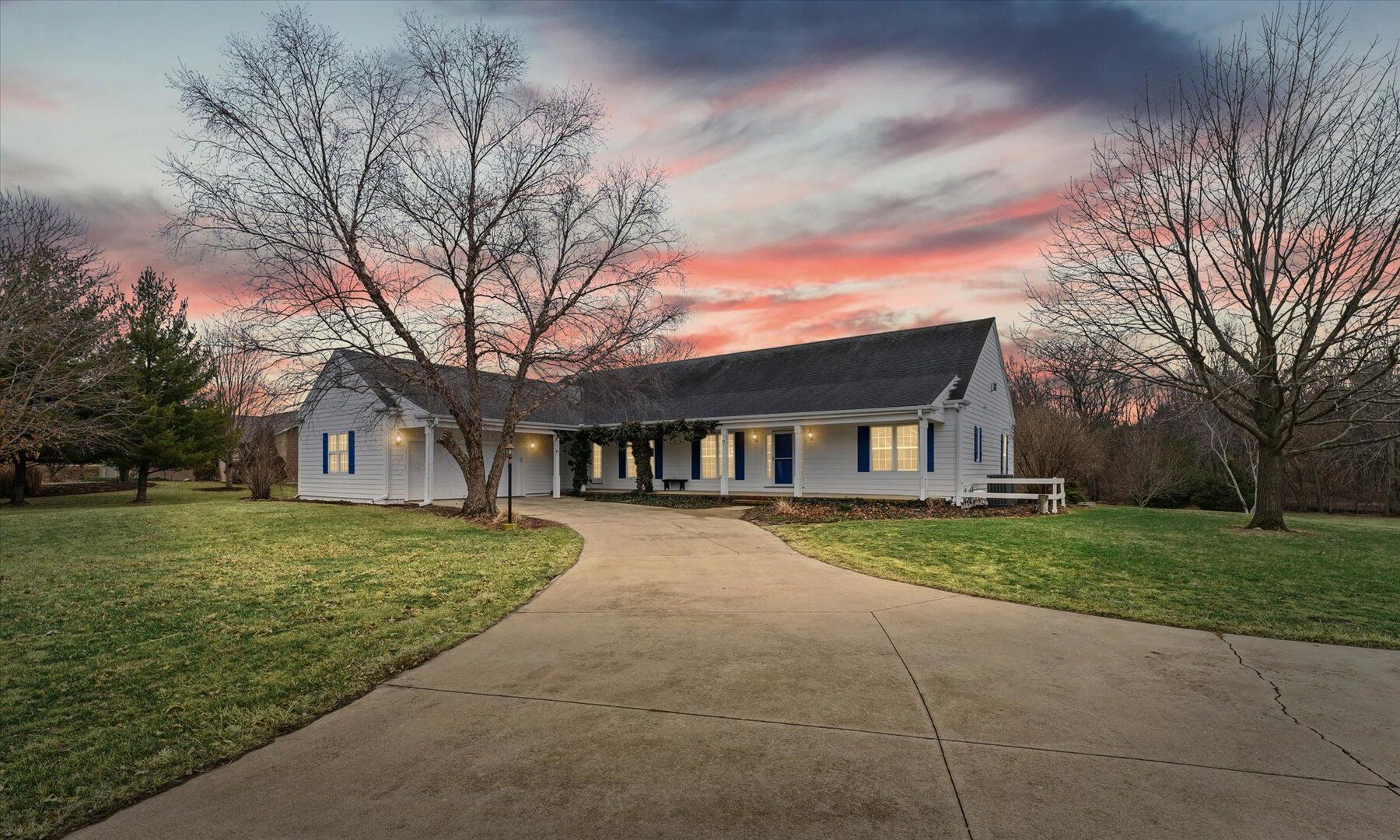 17 Long Grove Drive — Monticello, IL 61856