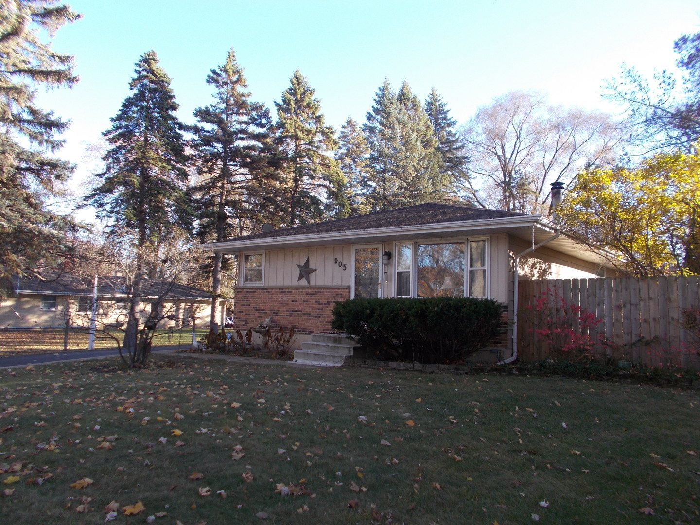 905 WINTHROP Court — Zion, IL 60099
