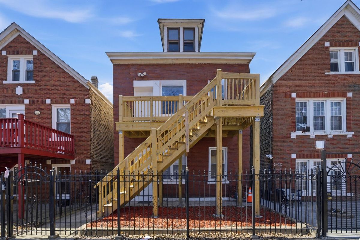 2812 Trumbull Avenue, Chicago, IL 60623
