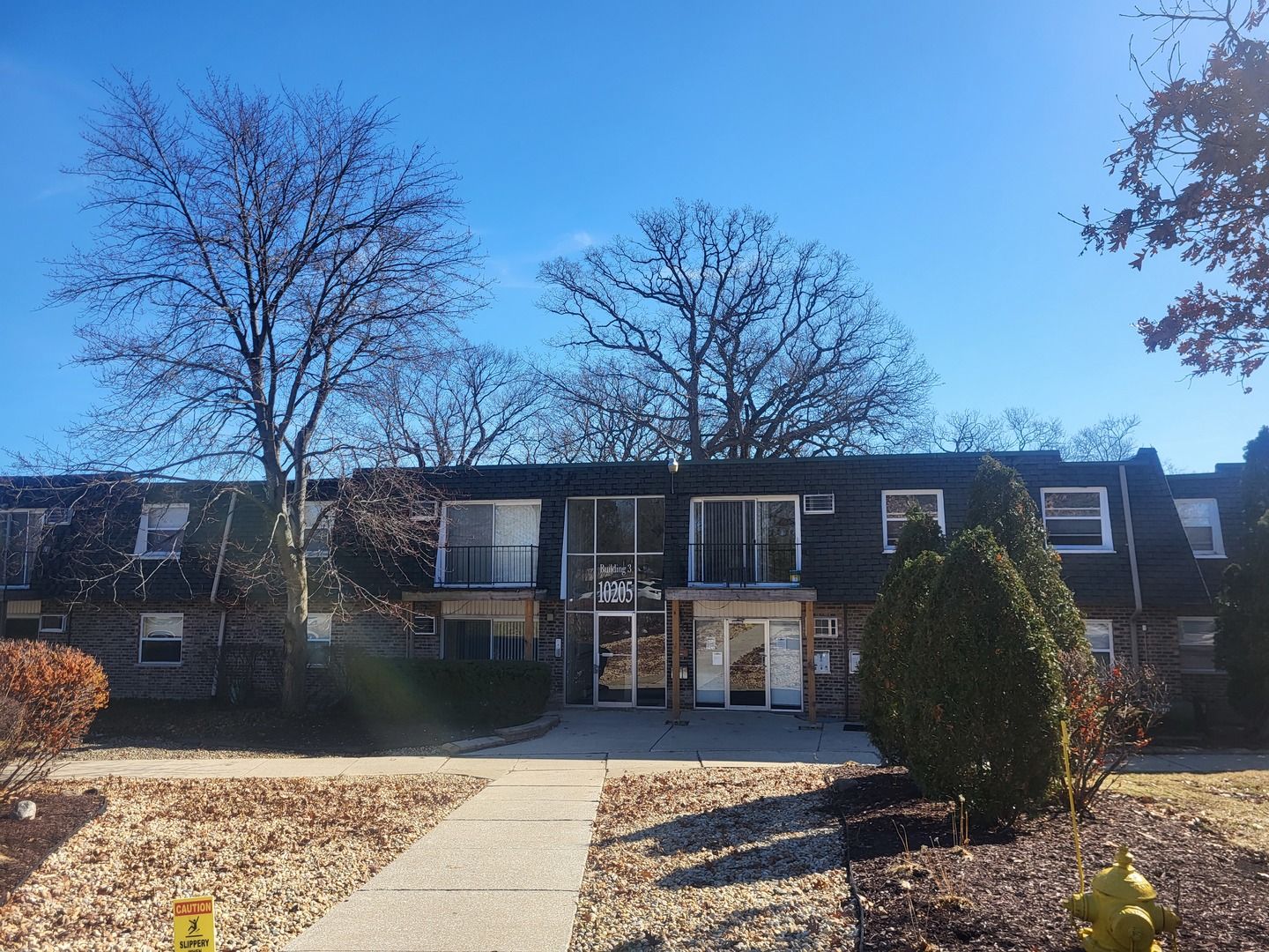 10205 S 86th Terrace #3-310 — Palos Hills, IL 60465
