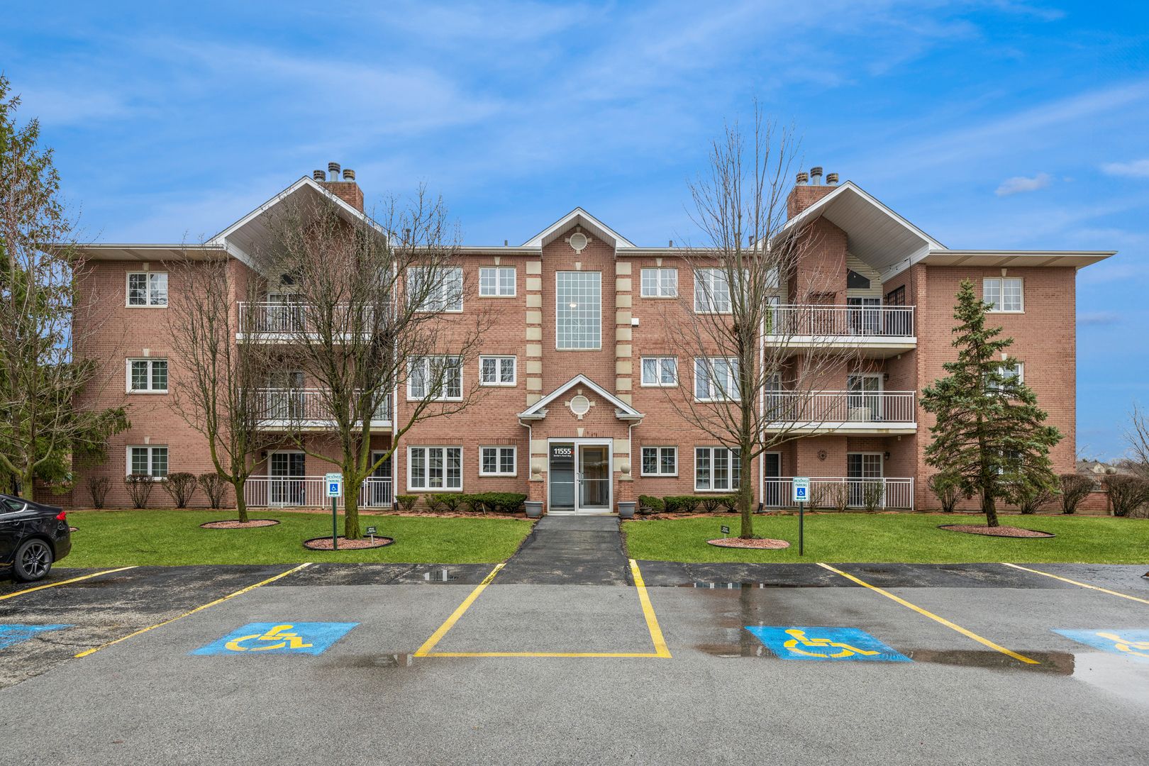 11555 Settlers Pond Way #1A — Orland Park, IL 60467