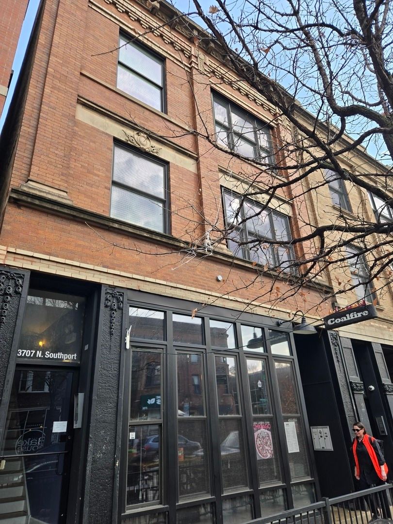 3707 Southport Avenue, Chicago, IL 60613