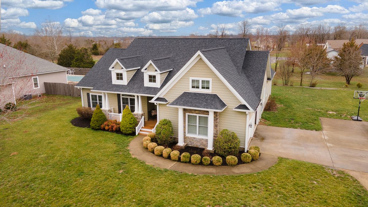 304 Excalibur Drive, Carterville, IL 62918