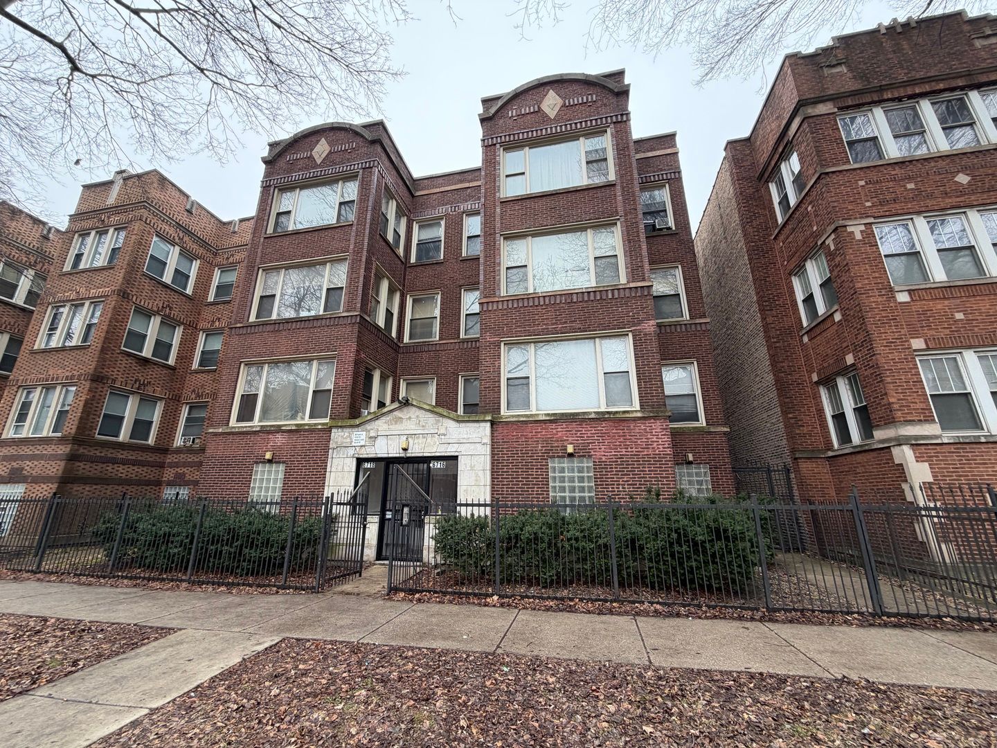 6716 S Clyde Avenue — Chicago, IL 60649
