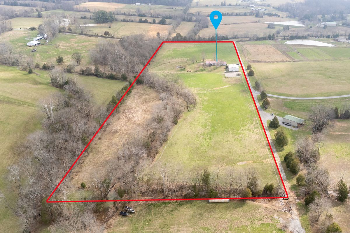 147 Hazel Road, Simpson, IL 62985