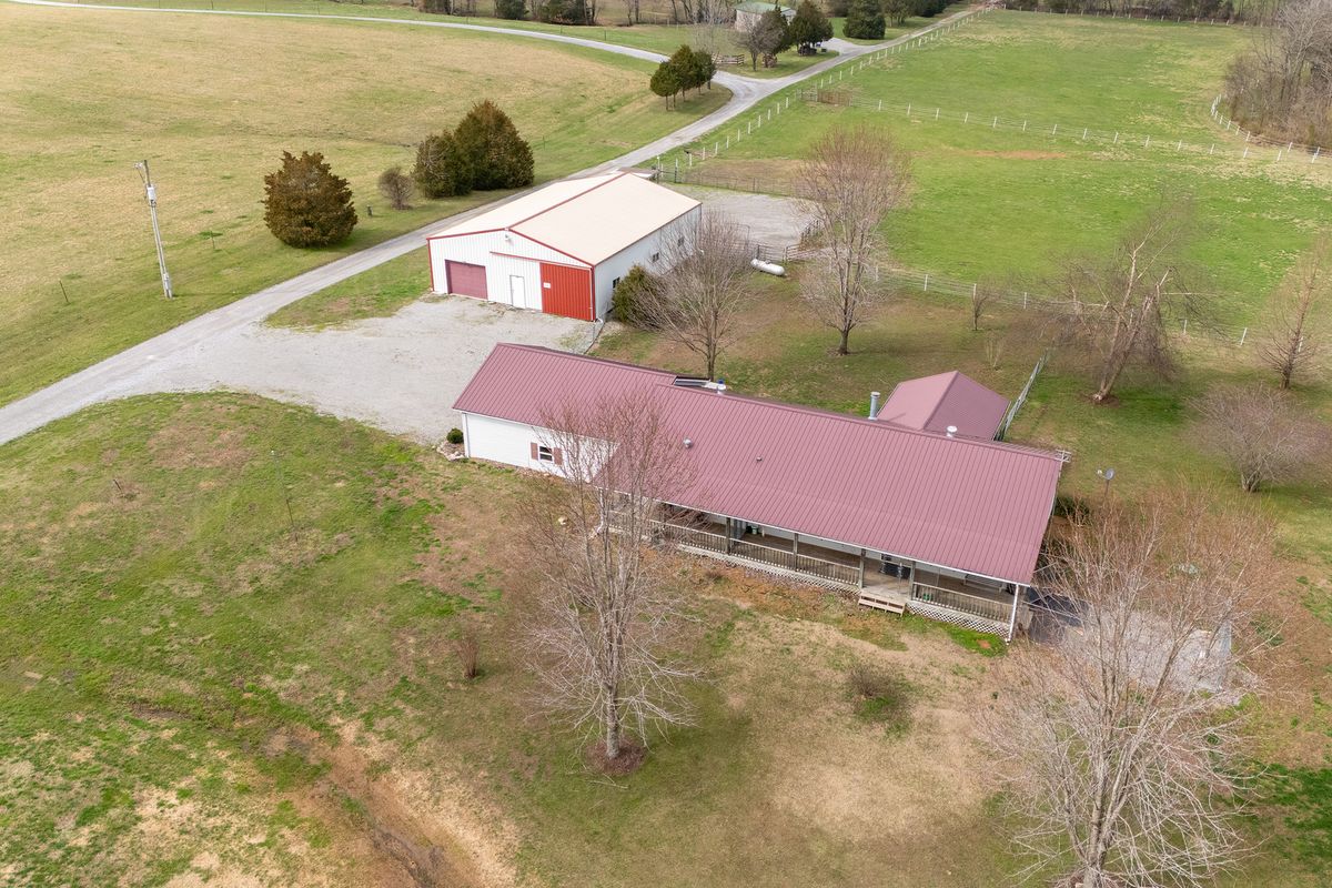 147 Hazel Road, Simpson, IL 62985