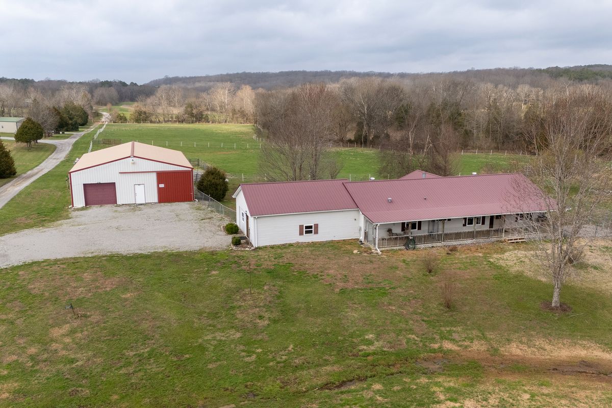 147 Hazel Road, Simpson, IL 62985