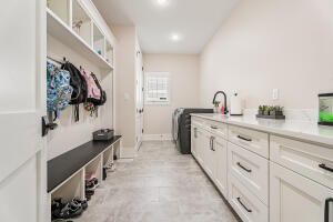 9533 Tall Grass Trail, St. John, IN 46373