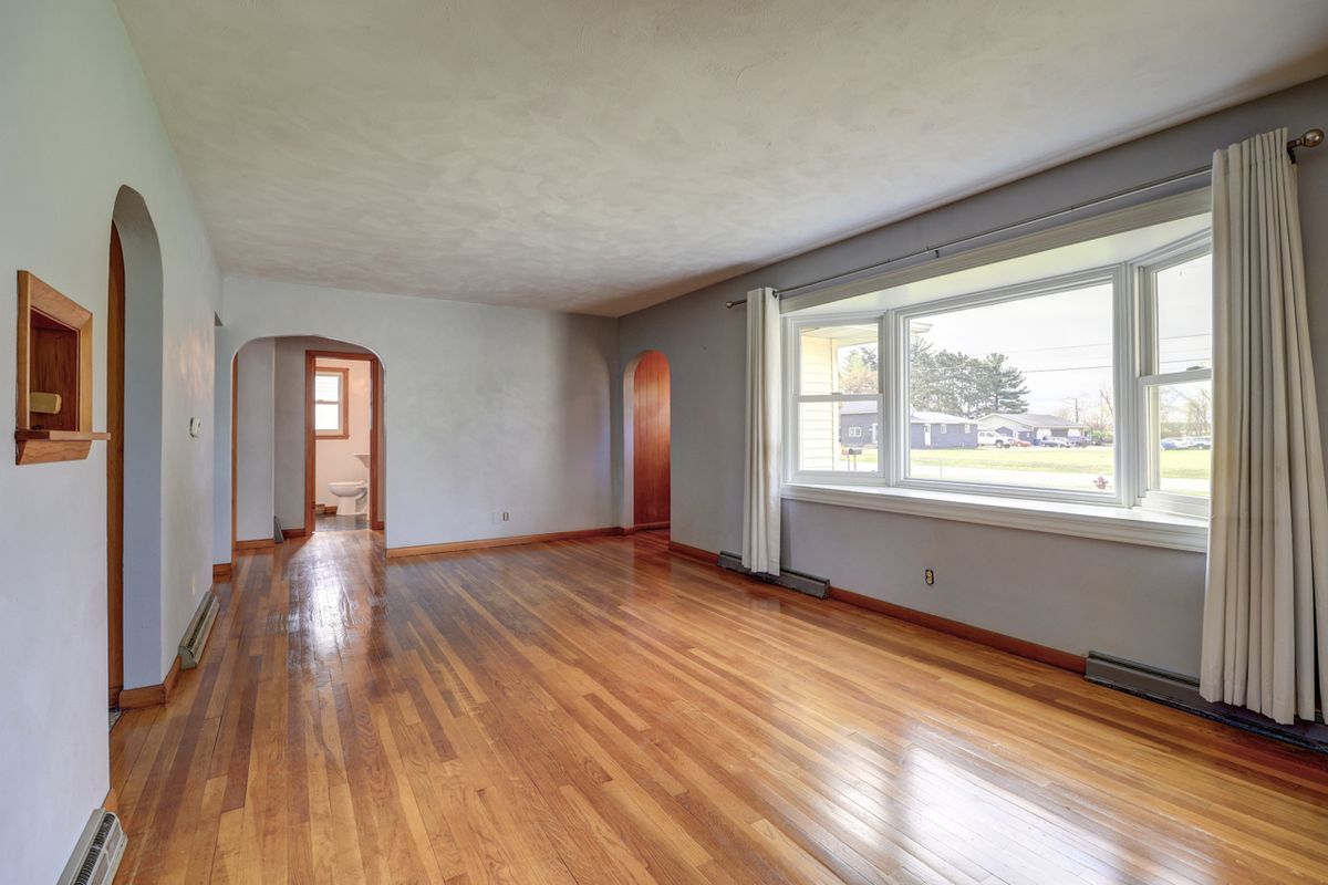 1134 W Main Street, Thomson, IL 61285
