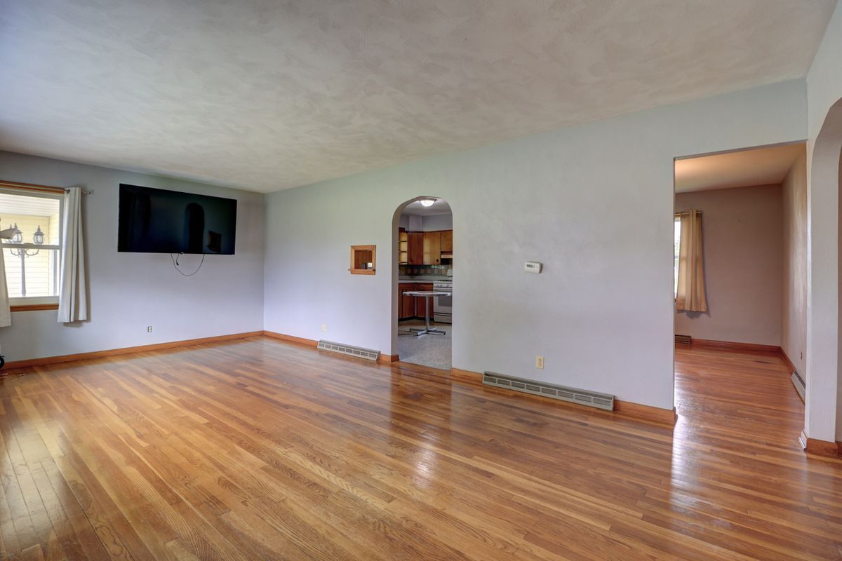 1134 W Main Street, Thomson, IL 61285