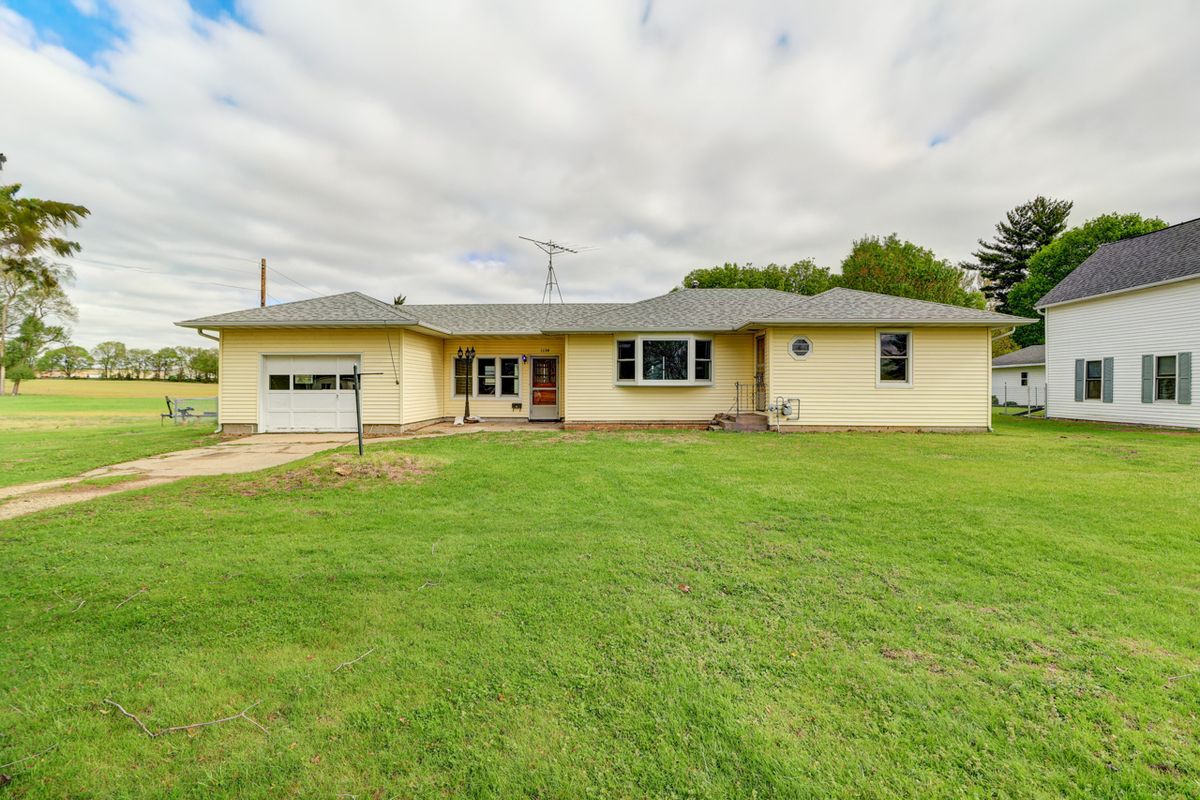 1134 Main Street, Thomson, IL 61285