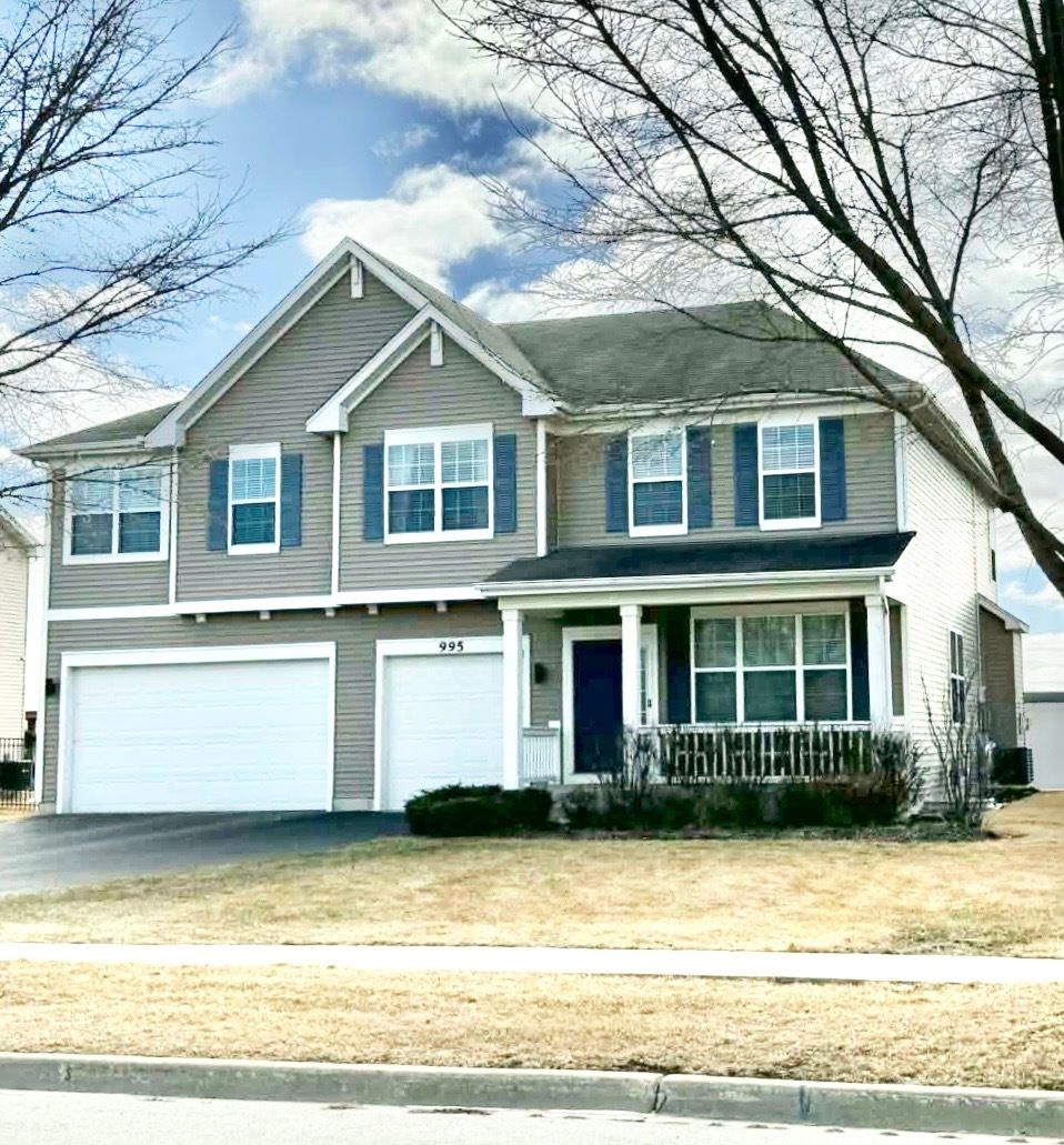 995 Bluff Quarry Drive — South Elgin, IL 60177