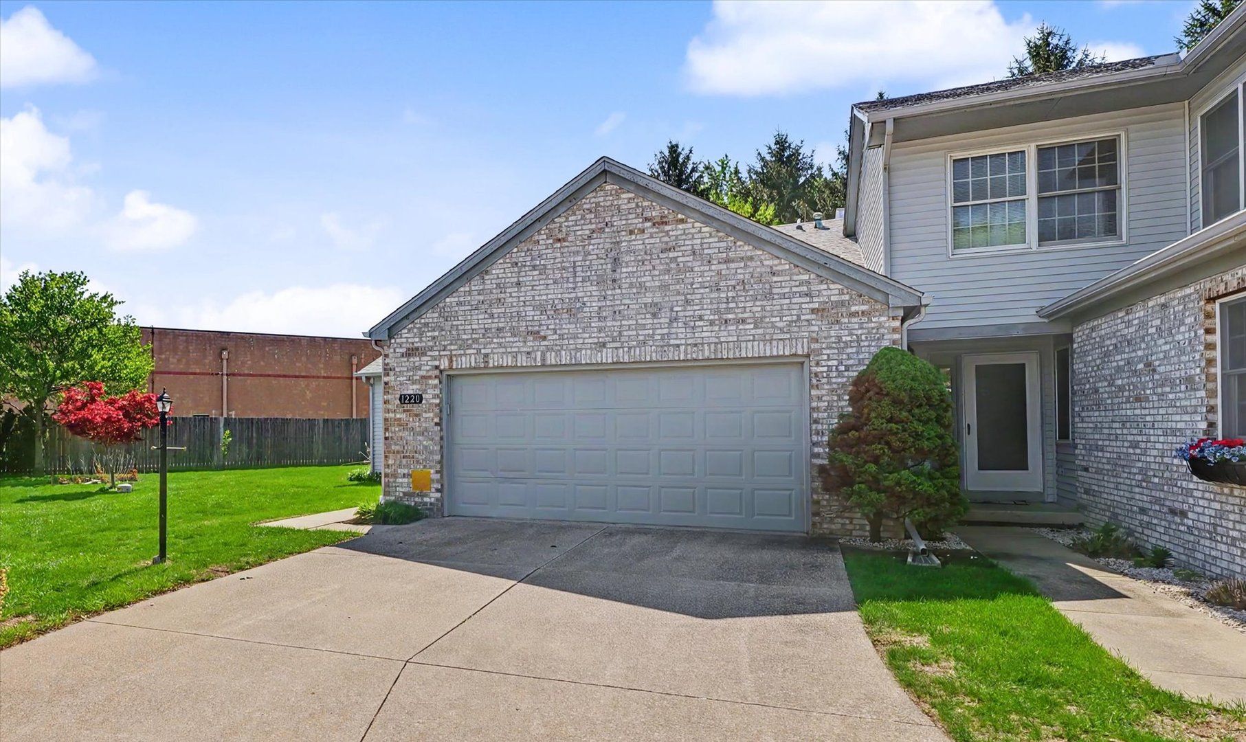 1220 QUAIL RUN #1 — Savoy, IL 61874