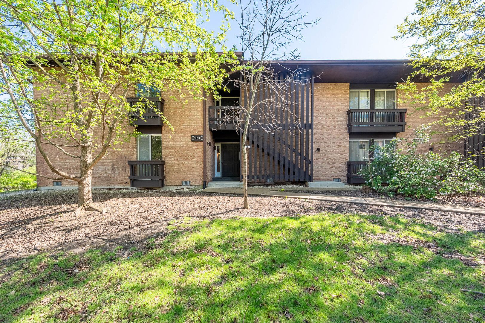 1611 Maple Terrace #113-1G — Lisle, IL 60532