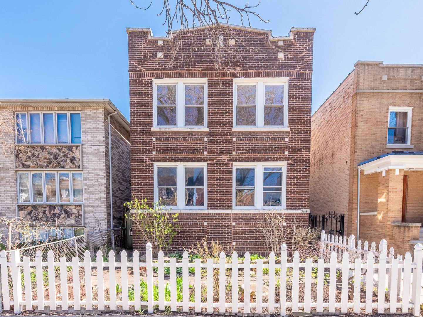 3041 N Davlin Court — Chicago, IL 60618