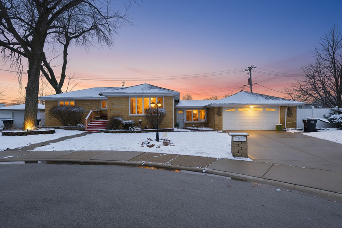 702 162nd Place, South Holland, IL 60473