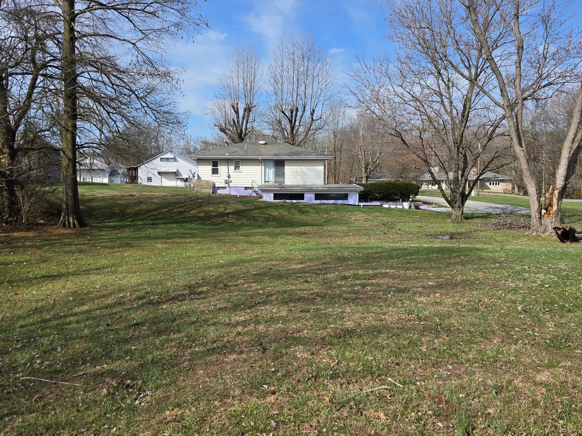 909 S Jackson Street, Mcleansboro, IL 62859