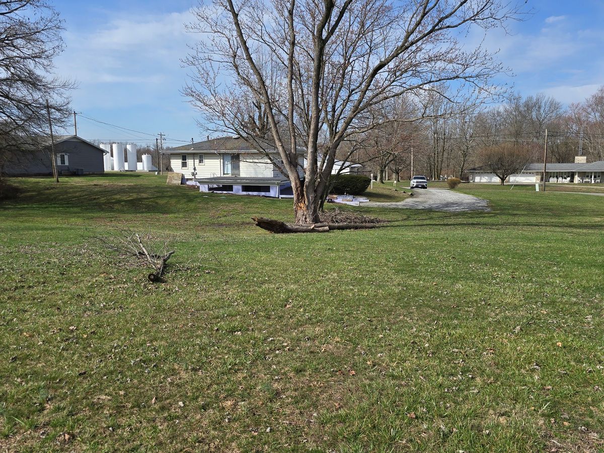 909 S Jackson Street, Mcleansboro, IL 62859