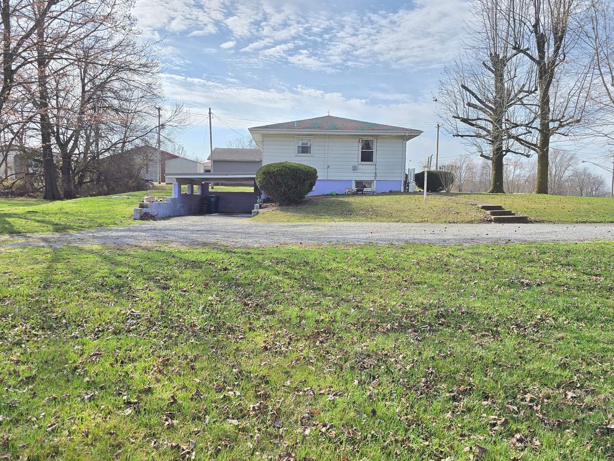 909 S Jackson Street, Mcleansboro, IL 62859