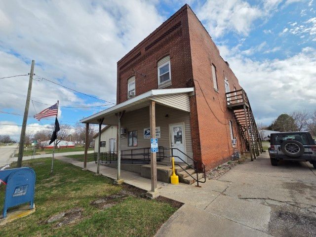 303 3rd Street, Kell, IL 62853