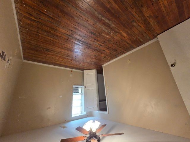 303 3rd Street, Kell, IL 62853