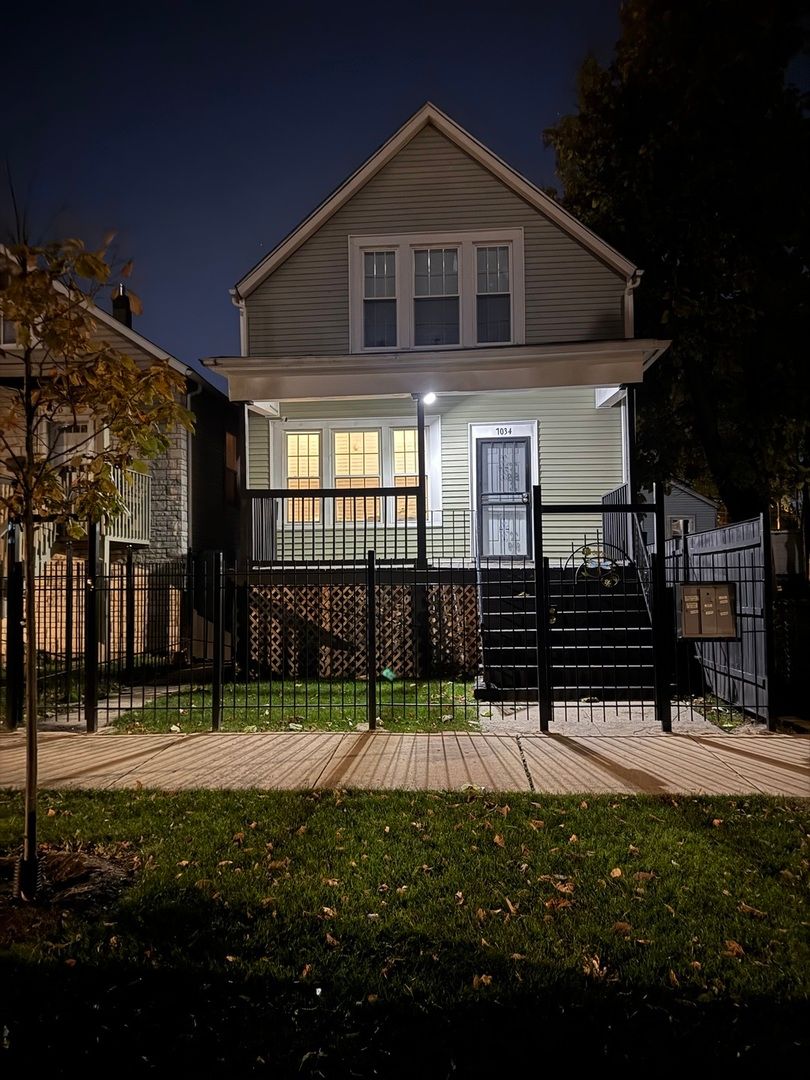 7034 S Hermitage Avenue — Chicago, IL 60636