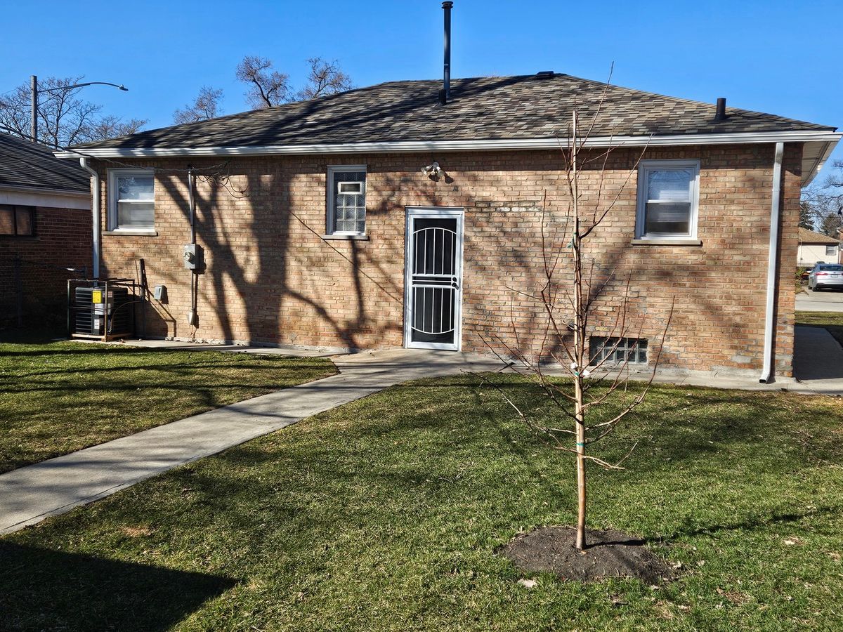 15229 HONORE Avenue, Harvey, IL 60426