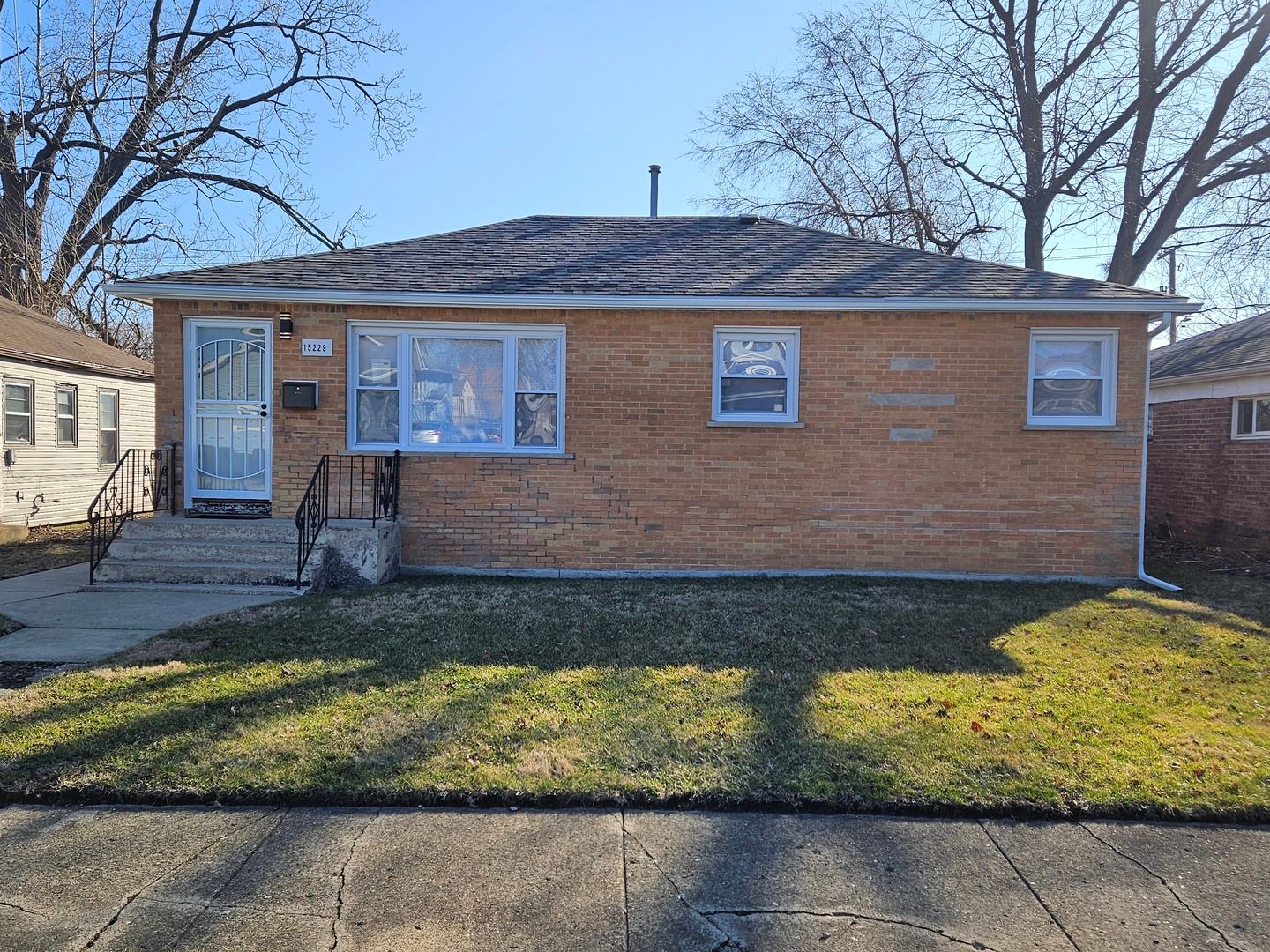 15229 HONORE Avenue — Harvey, IL 60426