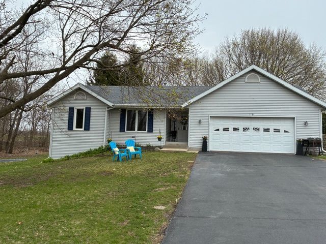 1101 Drexel Road — Davis, IL 61019