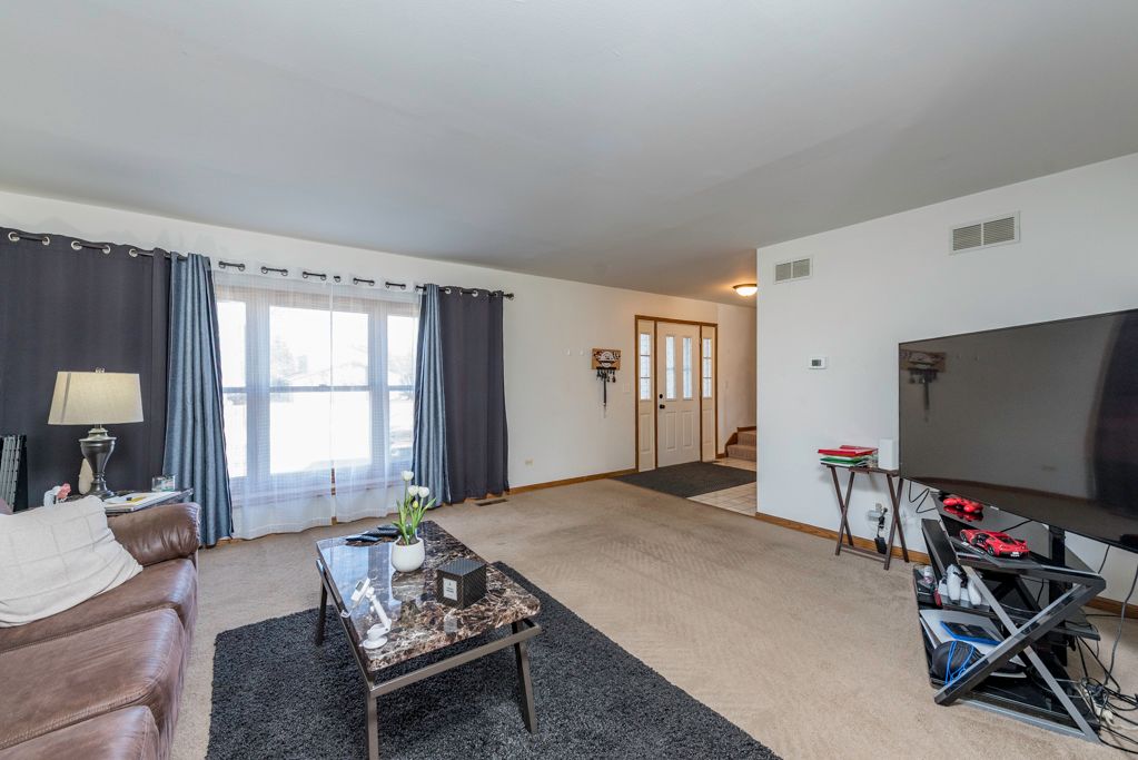 514 Judith Court, Winthrop Harbor, IL 60096