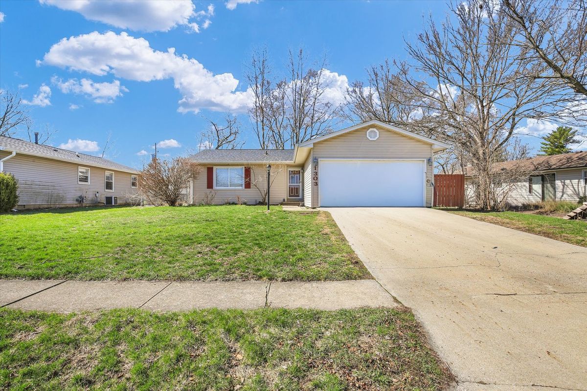 1303 GREENRIDGE Drive, Urbana, IL 61802