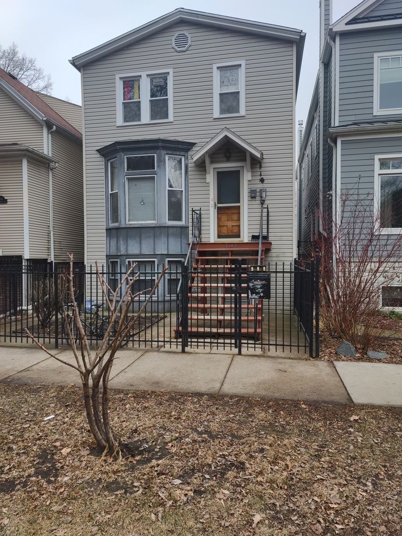 2143 Berteau Avenue, Chicago, IL 60618