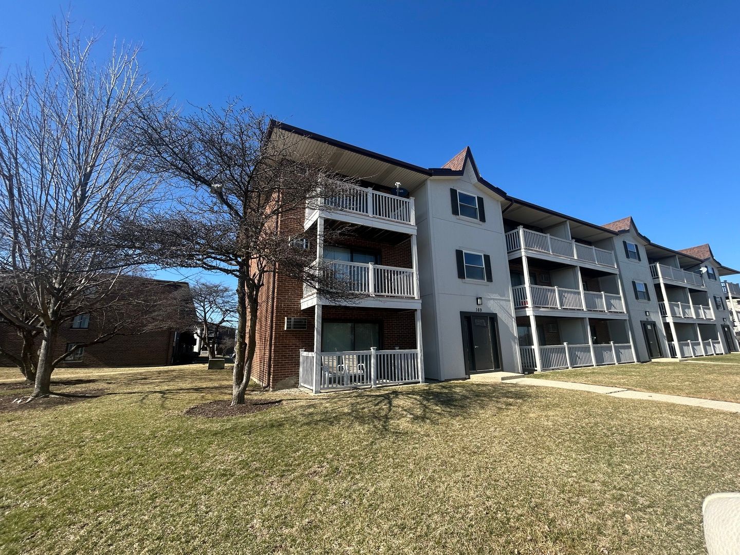 169 Gregory Street — Aurora, IL 60504