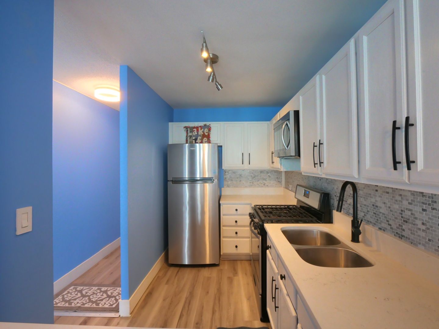 6700 S South Shore Drive #18K — Chicago, IL 60649