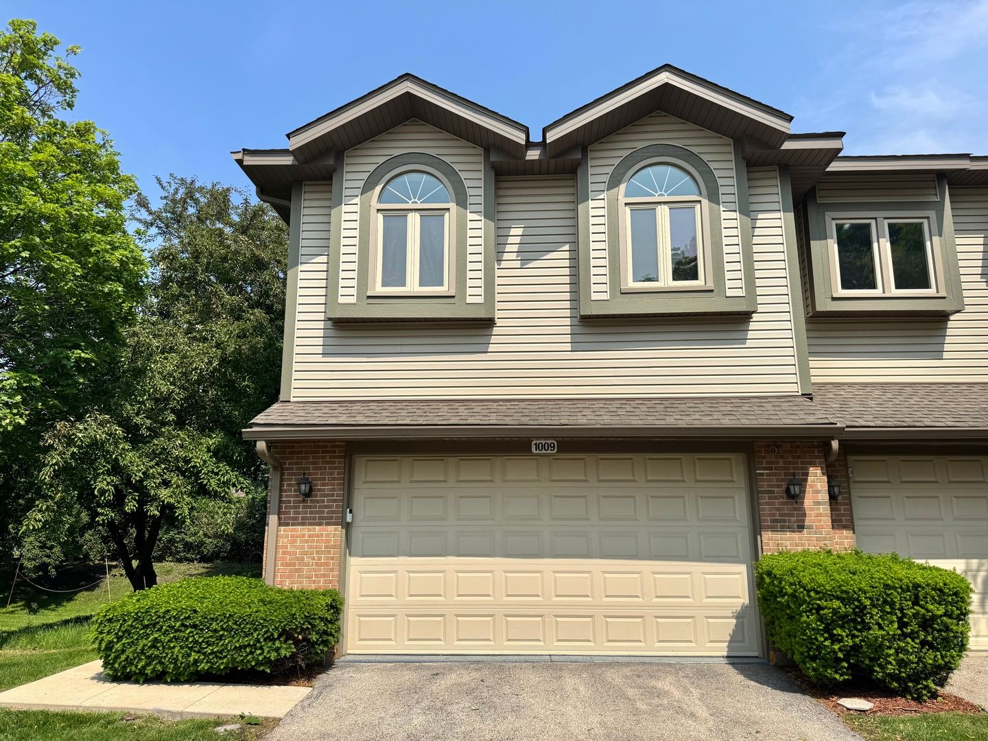 1009 Arbor Court — Mount Prospect, IL 60056