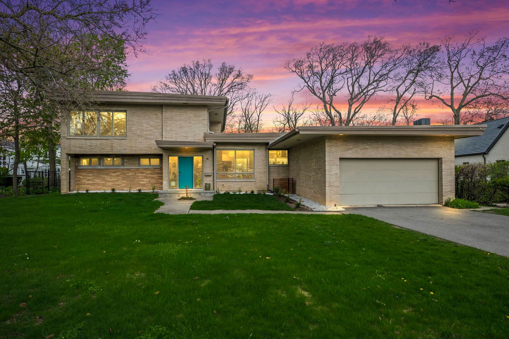 87 Ravinoaks Lane — Highland Park, IL 60035