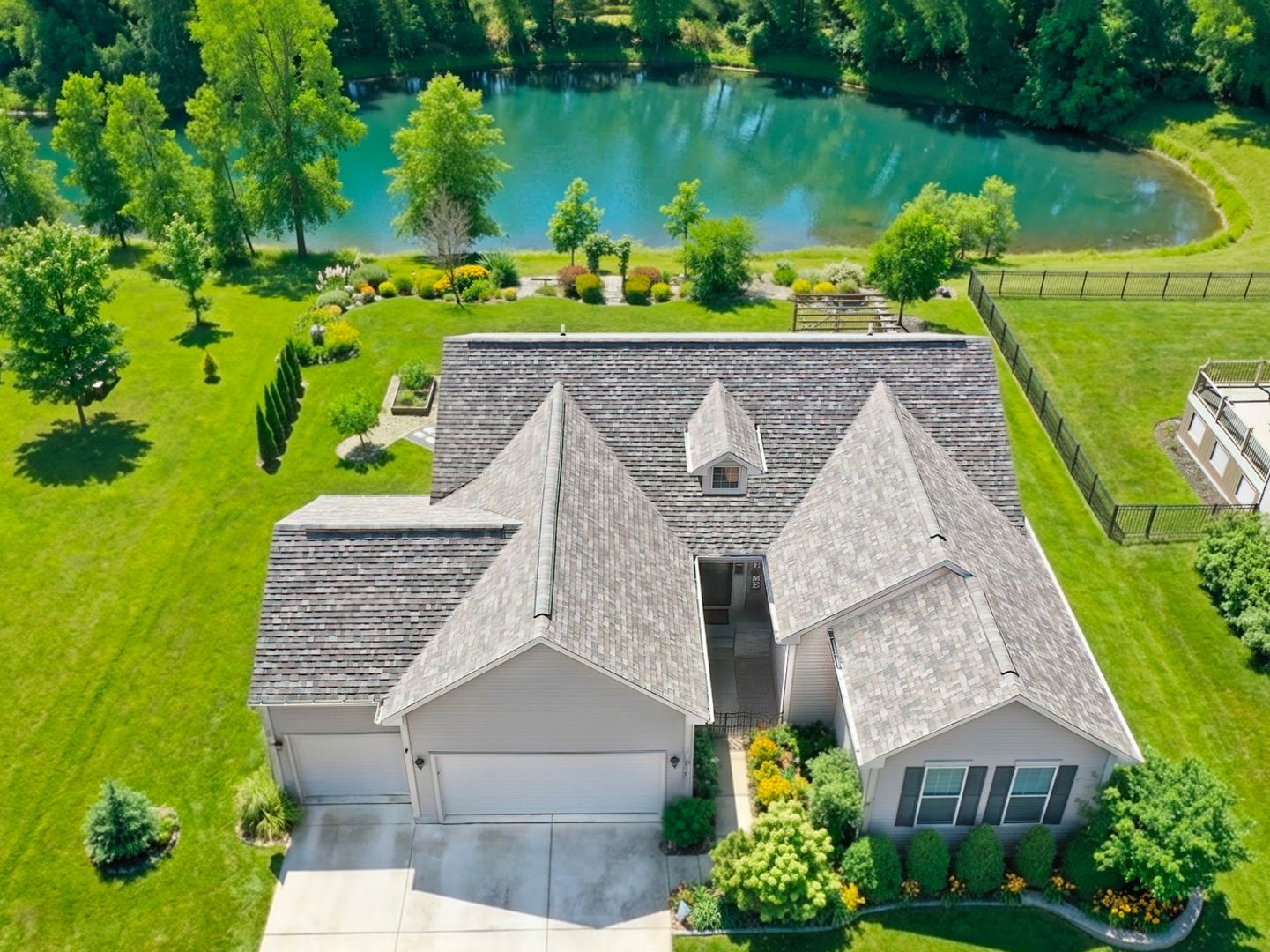 2165 Walnut Glen Boulevard — Island Lake, IL 60042