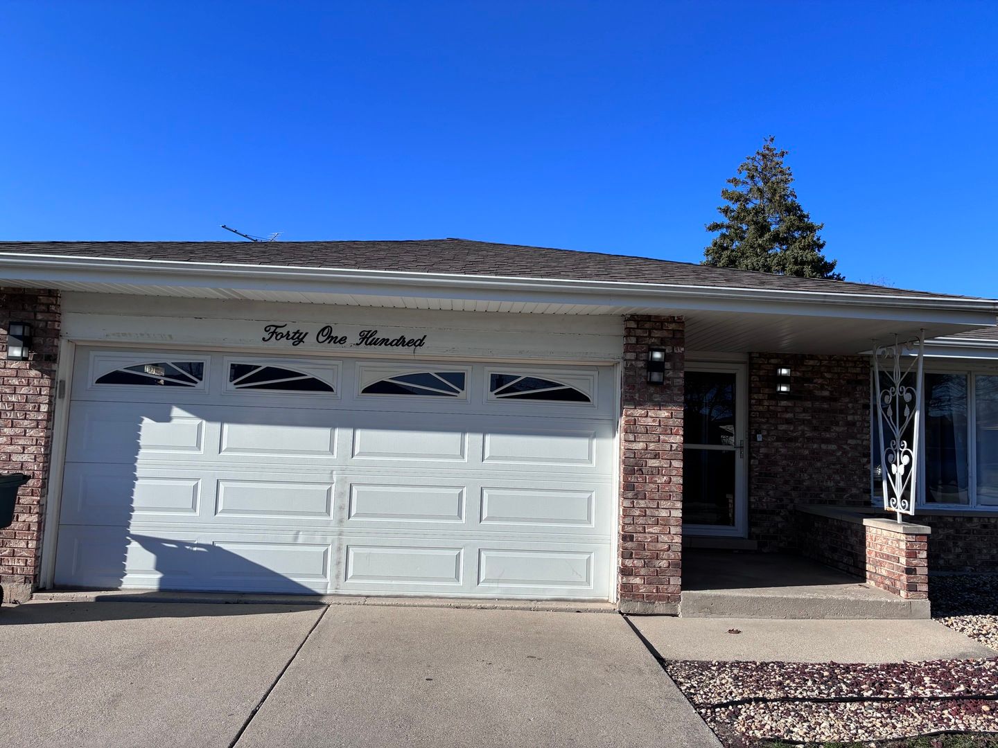 4100 176th Place — Country Club Hills, IL 60478