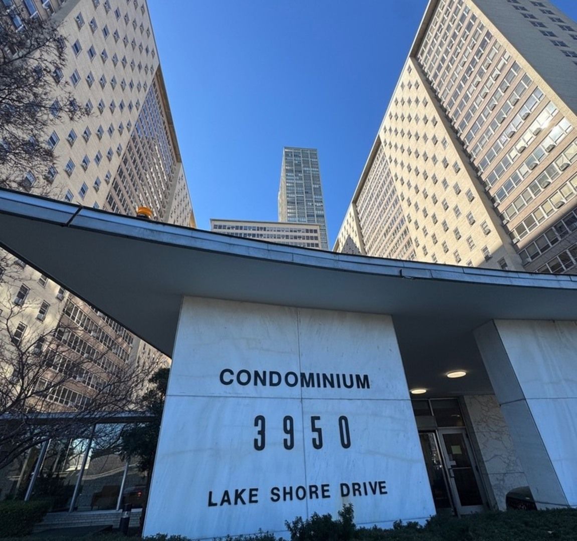 3950 Lake Shore Drive, Chicago, IL 60613