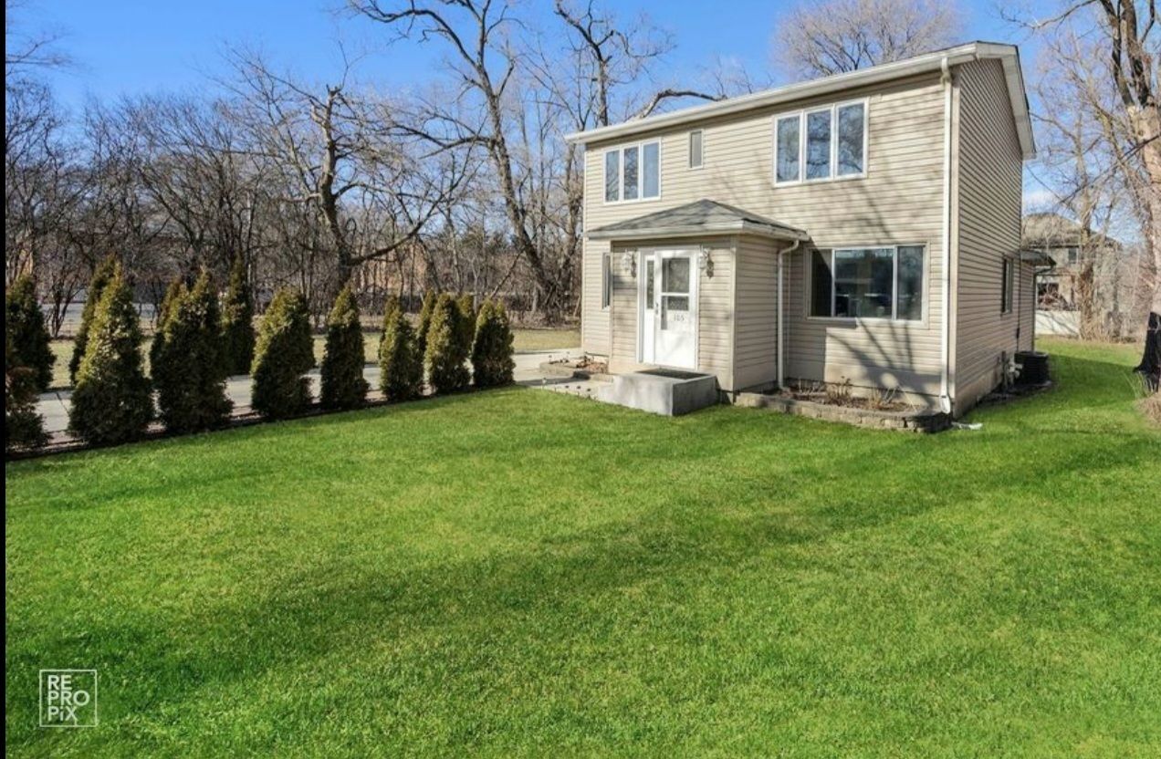 105 E Red Oak Avenue — Bensenville, IL 60106
