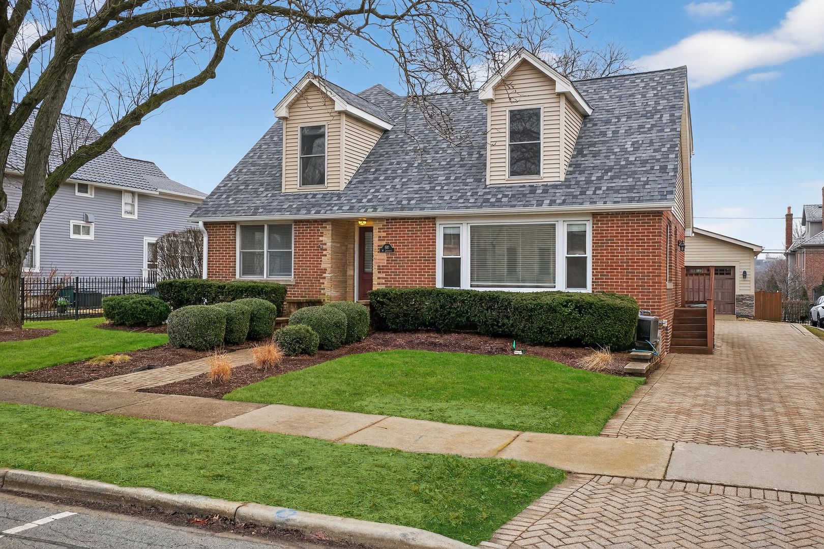 610 W Jefferson Avenue — Naperville, IL 60540