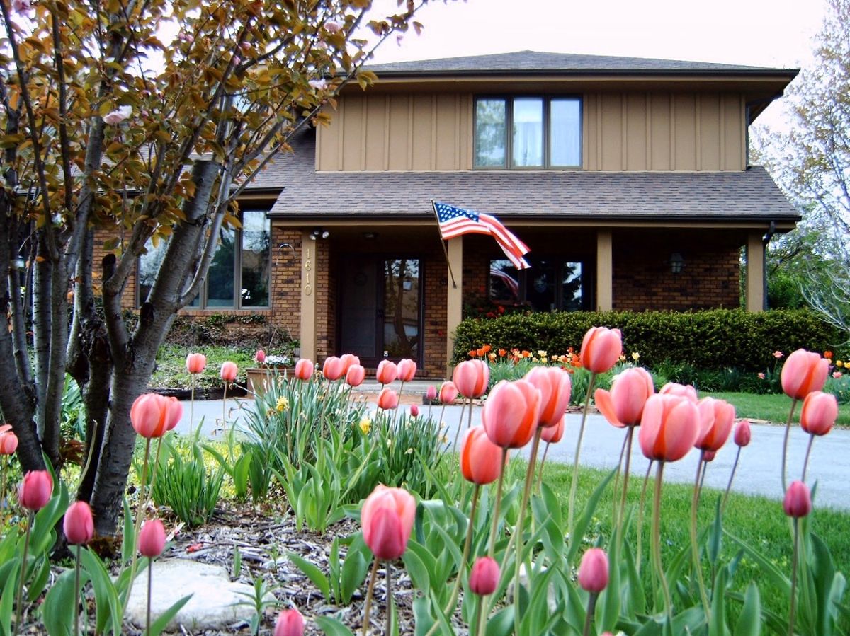 1610 Old Oak Place, Darien, IL 60561